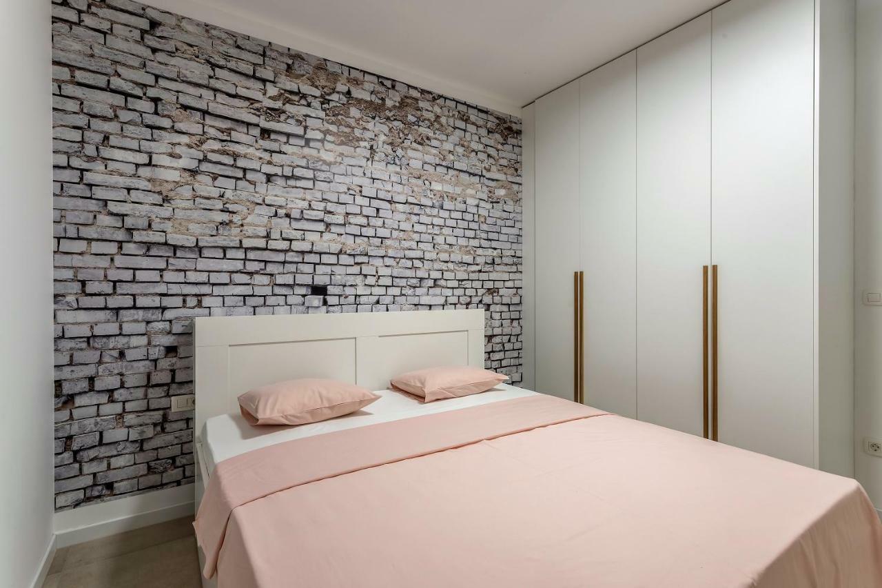 Luxury Apartment With Hot Tub Omiš Eksteriør bilde